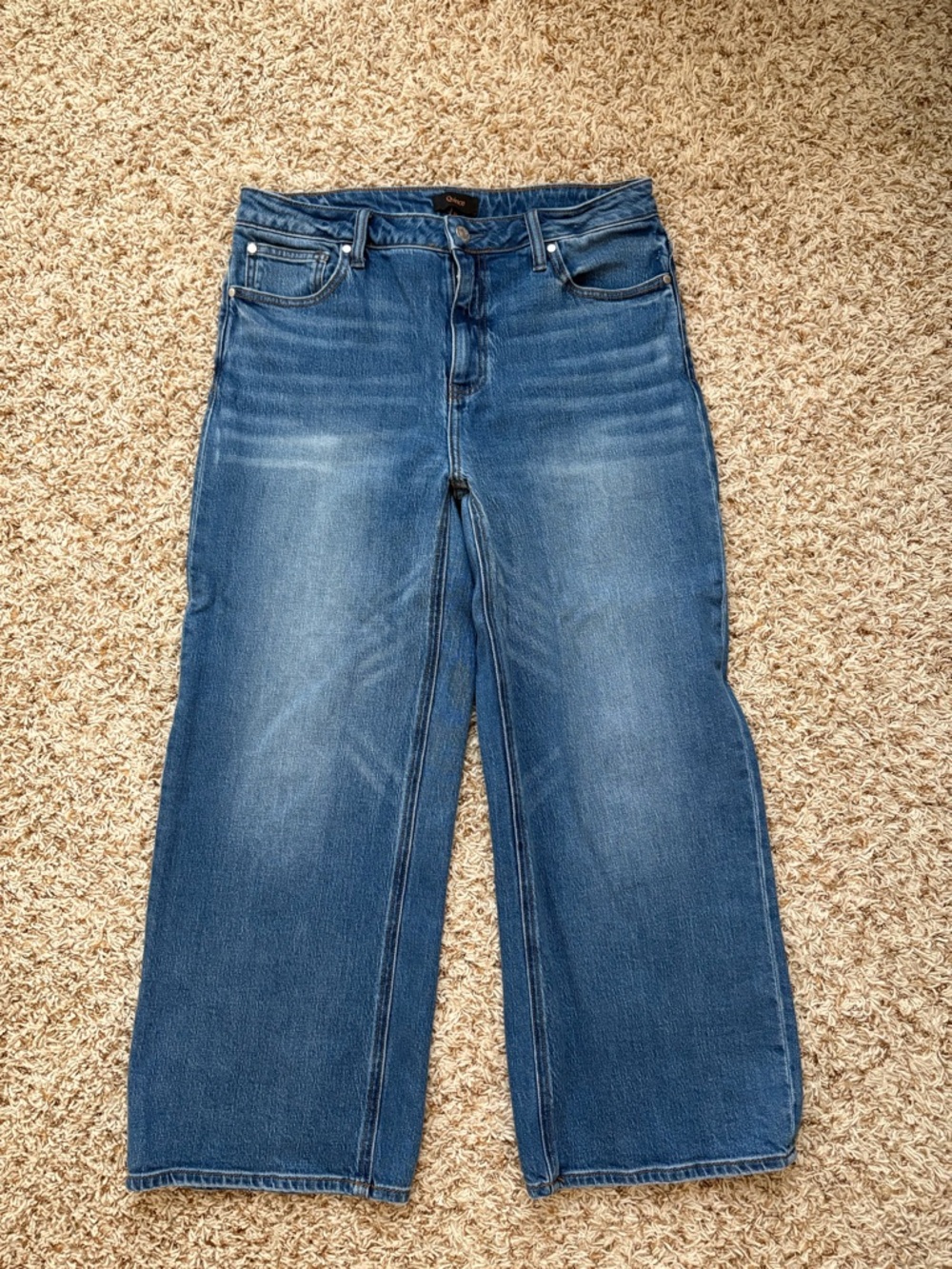Quince Straight-Leg Women's Jeans in Medium Blue - Picture 5 of 8